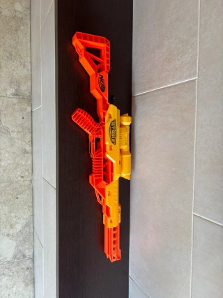 Pistola Nerf Alpha Strike