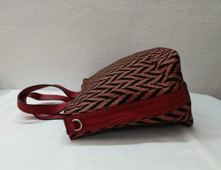 Bolso tote Parfois grande rojo estampado chevrón