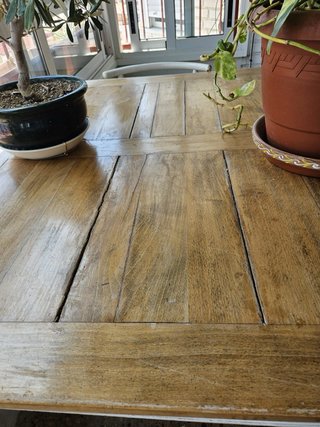 Mesa de madera rústica