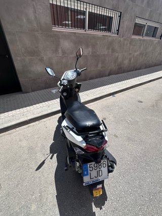 Moto Scooter SYM Mask 125