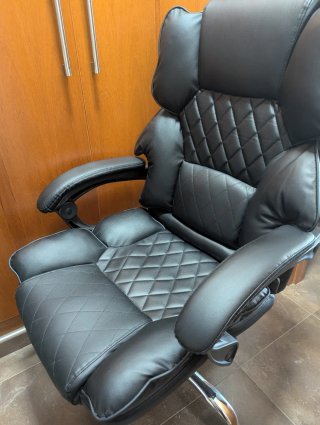 Silla de oficina negra