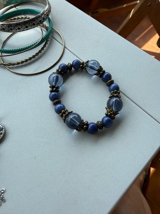 Conjunto de bisutería: collar y pendientes