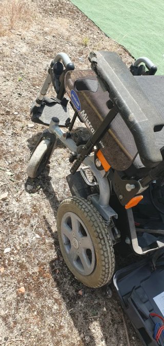 Silla de ruedas electrónica, sin bateria