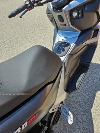 Voge SR1 ADV 125cc Maxi-Scooter