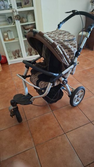 Carro de bebé con reposapiés carolina Herrera