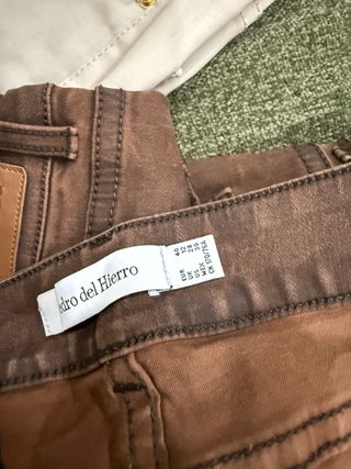Pedro del Hierro pantalón marrones y beige cortefi