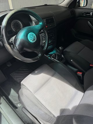 Volkswagen Golf 2003