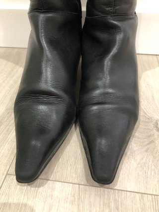 Botas altas de piel negras