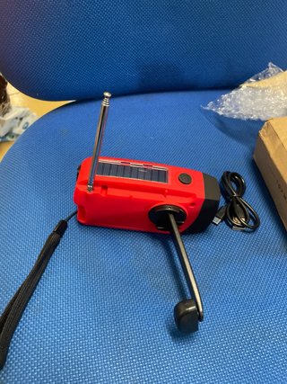 Radio Solar Linterna Cargador Móvil