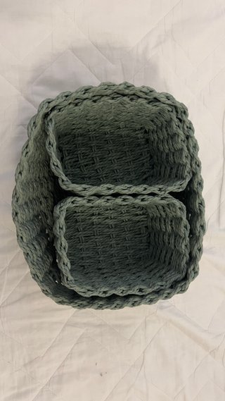 Cestas tejidas verdes para maquillaje/accesorios