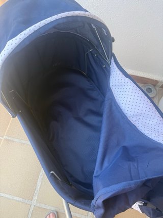 Carrito de bebé de juguete
