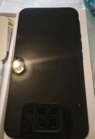 iPhone 13 e accessori completi