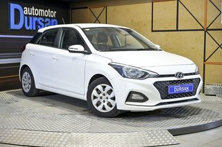 Hyundai i20   1.2 MPI 55kW 75CV Essence