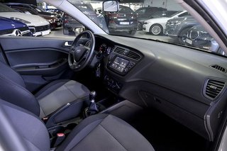 Hyundai i20   1.2 MPI 55kW 75CV Essence