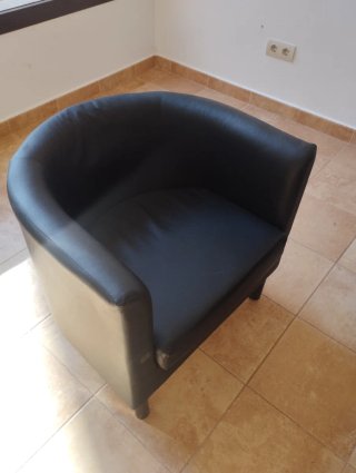 Conjunto mesa, 2 butacas grandes y 2 pequeñas