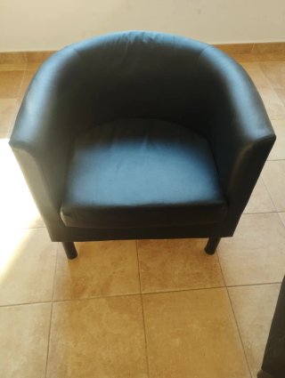 Conjunto mesa, 2 butacas grandes y 2 pequeñas