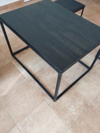 Conjunto mesa, 2 butacas grandes y 2 pequeñas