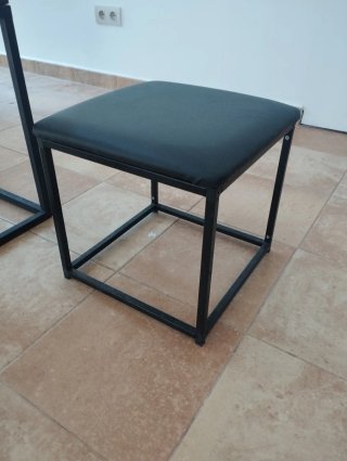 Conjunto mesa, 2 butacas grandes y 2 pequeñas