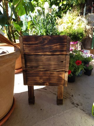 Vaso da giardino in legno