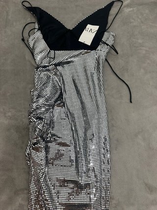 Vestido Zara plateado con brillos
