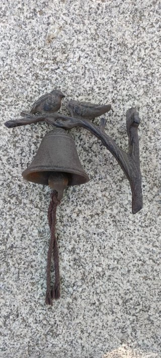 Campana decorativa metal pájaros