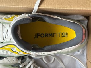 Tenis Saucony Triumph 21 Talla 42.5