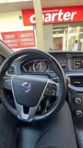 Volvo  V40 2015