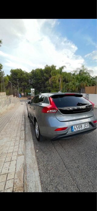 Volvo  V40 2015