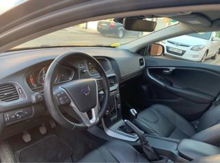 Volvo  V40 2015