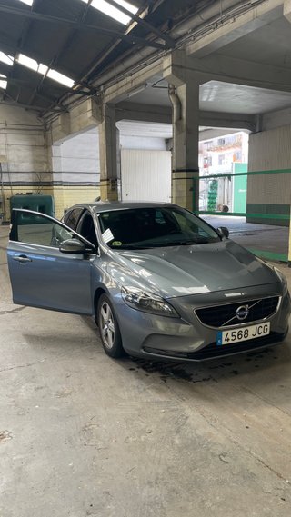 Volvo  V40 2015