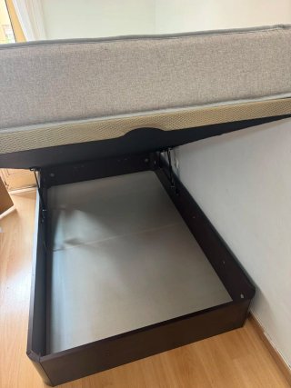 Lettini in tela e legno con materassi
