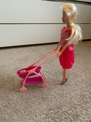 Barbie Mamá con Cochecito y Bebé