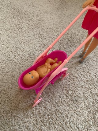 Barbie Mamá con Cochecito y Bebé