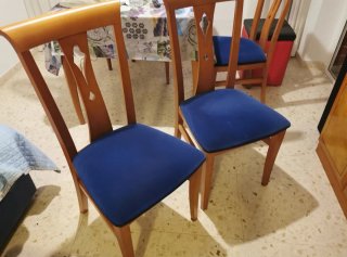 6 Sillas de madera de cálidad tapizadas en azul