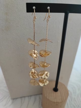 Pendientes dorados largos