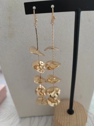 Pendientes dorados largos