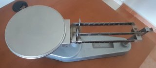 Báscula de precisión analógica