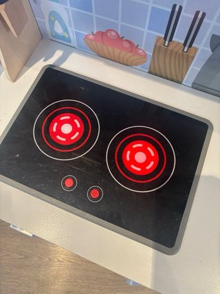 Piccola cucina in legno per bambini