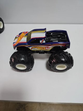 Colección 6 Monster Trucks 1:24