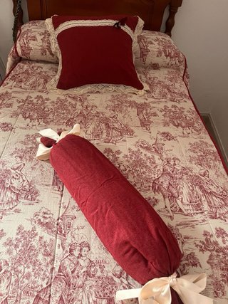 Colcha Cama con Cojines y Caramelo