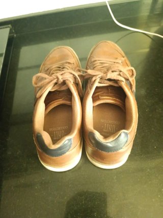 Zapatos de hombre: azul y marrón