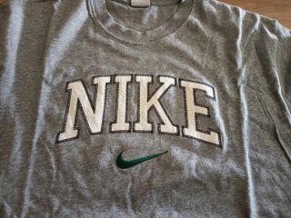 Camiseta Nike Manga Corta Gris