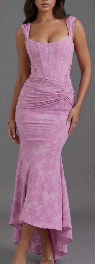 Vestido elegante rosa con drapeado