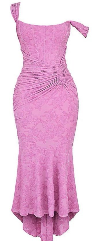 Vestido elegante rosa con drapeado