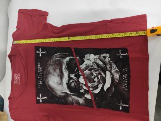 T-shirt uomo con teschio e rosa