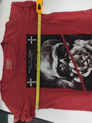 T-shirt uomo con teschio e rosa