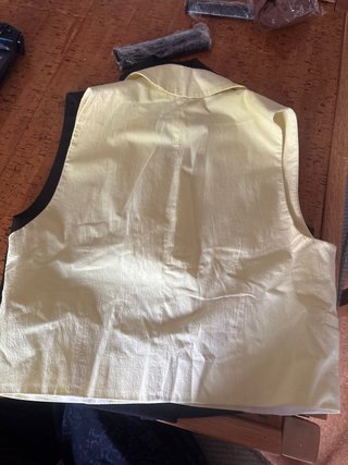 Chaleco Zara tipo blazer sin mangas