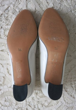 Zapatos en piel de color humo. Talla: 36
