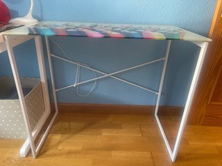 Mesa infantil estudio cristal y metalica