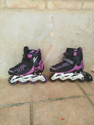 Patines en línea juveniles morados y negros